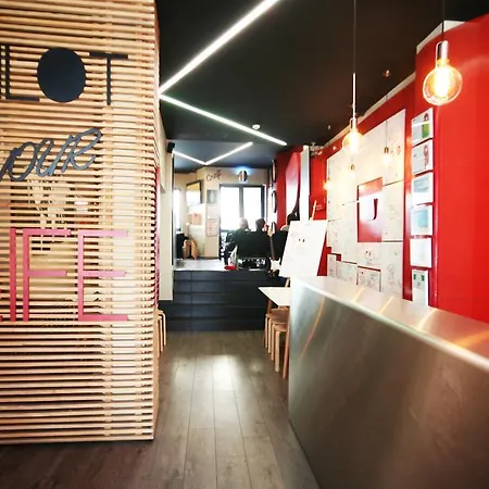 Pilot Design Hostel&bar