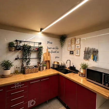 بيت شباب Pilot Design & Bar *