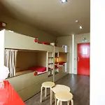 אכסניה Pilot Design & Bar *