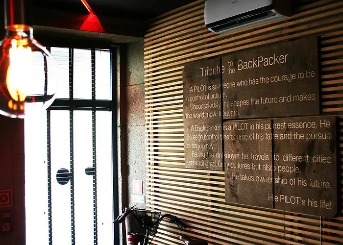 Pilot Design & Bar Hostal *