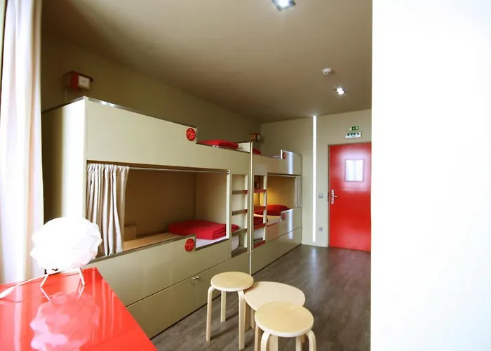 Hostal Pilot Design & Bar *