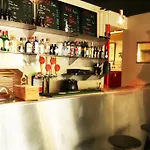 Albergue Pilot Design & Bar Porto