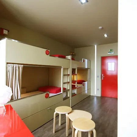 Hostel Pilot Design & Bar *