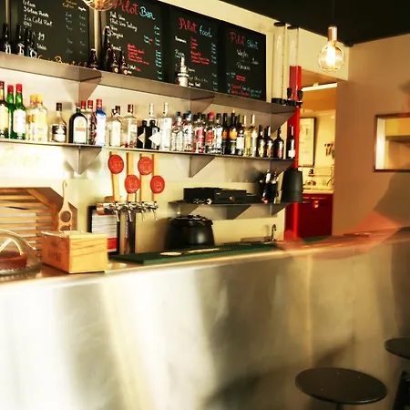Hostal Pilot Design & Bar Oporto