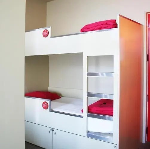 Pilot Design Hostel&bar * Porto