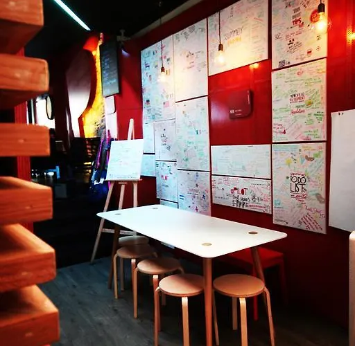 Pilot Design Hostel&bar * Porto